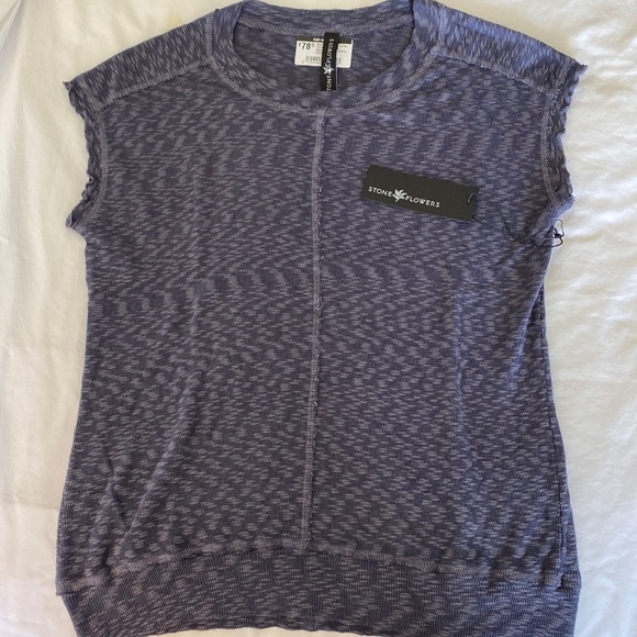 STONE FLOWERS SLEEVELESS KNIT TOP SIZE SMALL - Picture 1 of 6